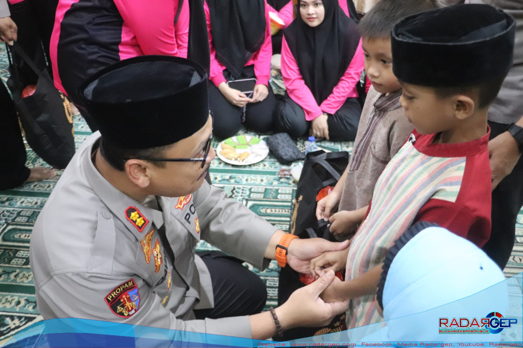 Memuliakan Anak Yatim, Kapolres Langkat Buka Puasa Bersama Anak Yatim